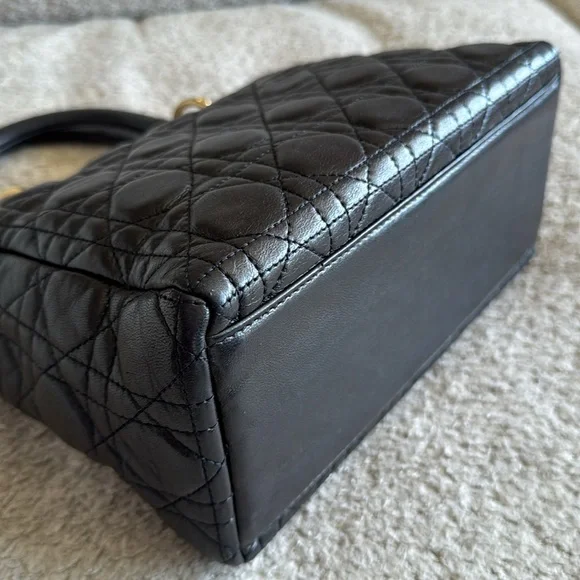 Christian Dior
Cannage Lady Dior Medium Vintage - Picture 4 of 11